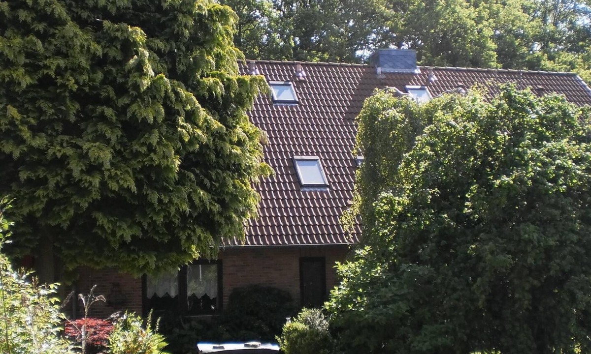 Goosefeld Apartment | Holiday apartment in a popular guesthouse with bicycle hire and a bread rolls delivery service, in a rural area