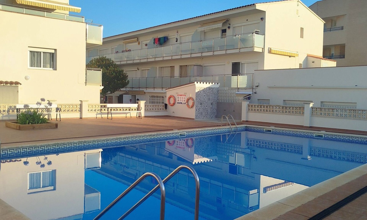 Torroella de Montgri Apartment | Holiday Apartment 'Noenil' with Pool & Wi-Fi