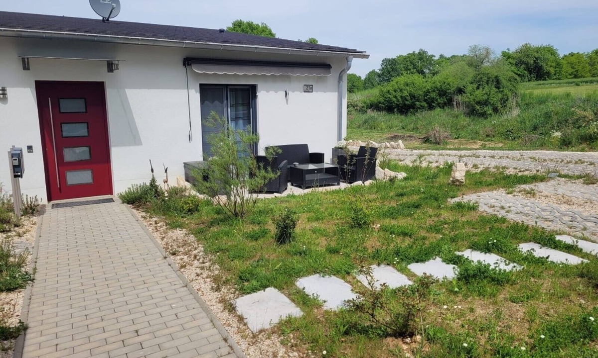 Muhr am See Apartment | Holiday Apartment "P Und P Deluxe" with Private Terrace & Wi-Fi