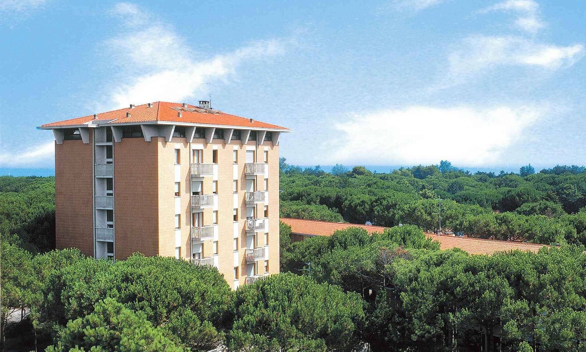 Bibione Pineda Apartment | Holiday apartment with balcony and air conditioning