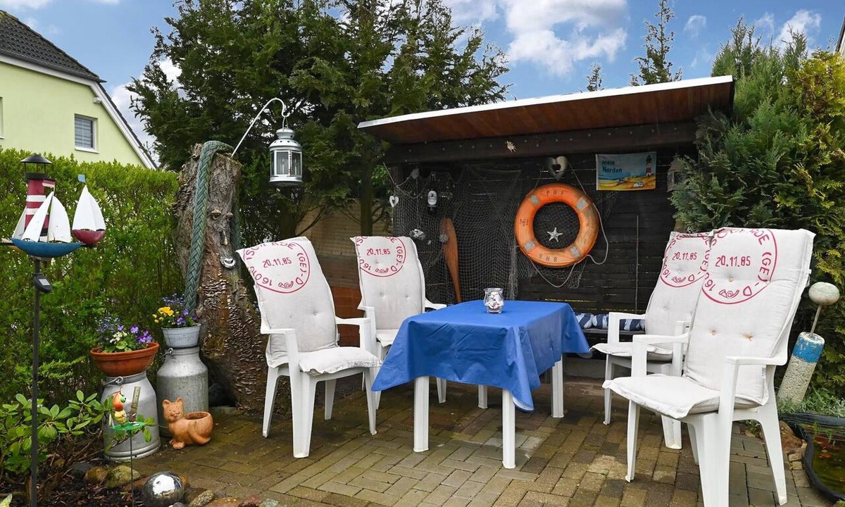 Bartenshagen-Parkentin Apartment | Holiday Apartment “Küstenstübchen Gruse” with Terrace, Garden, and Wi-Fi