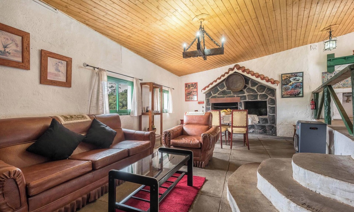 Teno Alto House | Holiday Home Casa Rural Teno Alto with Mountain View & Garden