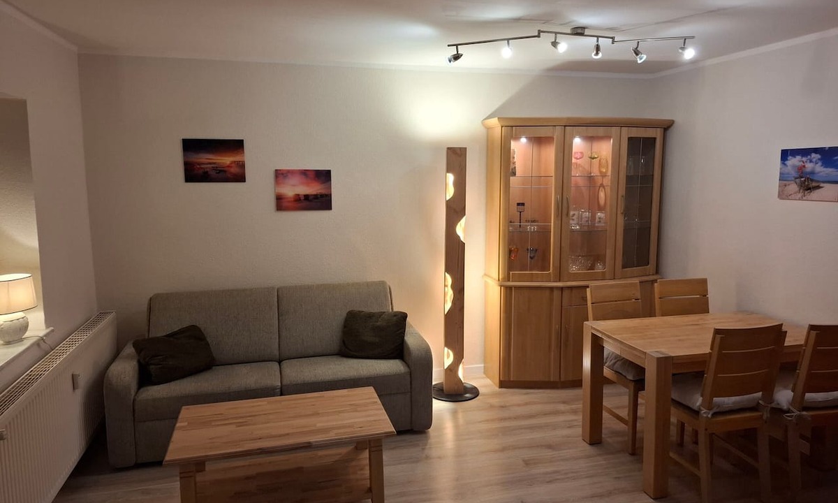 Benz House | Holiday Home 'Benz' with Private Terrace and Wi-Fi