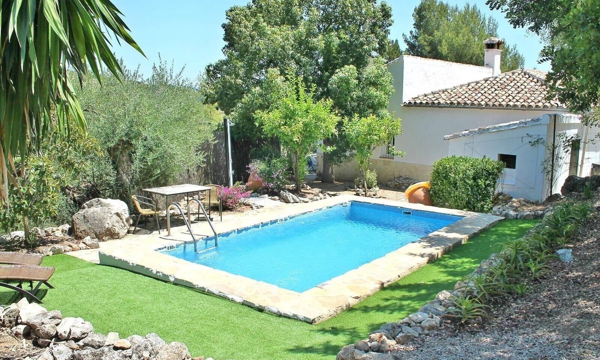 Montecorto House | Holiday Home Casa Romántica with Mountain View, Pool & Wi-Fi