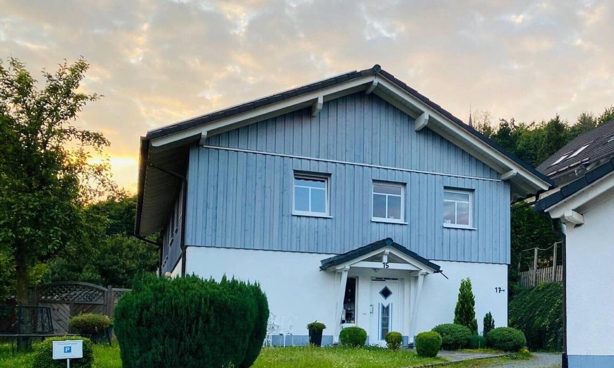 Kirchhundem House | Holiday Home 'Das Blaue Haus Am Rothaarsteig' with Private Terrace, Private Garden and Wi-Fi