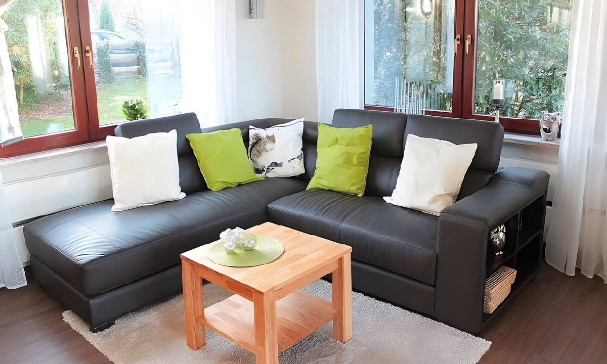 Moehnesee House | Holiday Home 'Dell, 99qm' with Shared Pool, Shared Terrace and Wi-Fi