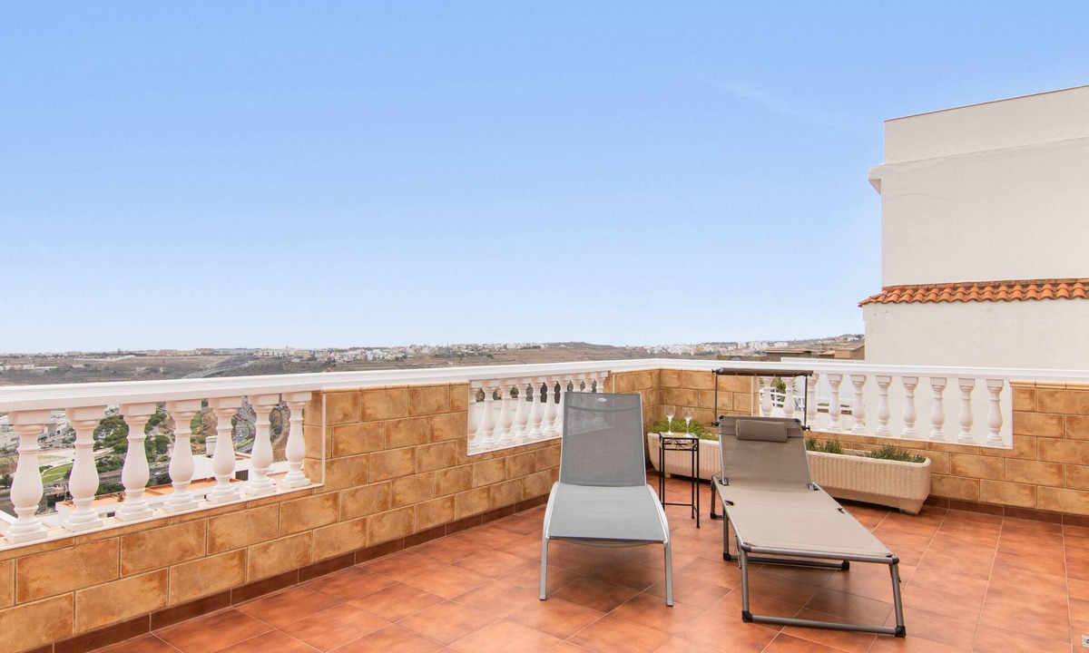 Las Palmas de Gran Canaria Apartment | Holiday Home 'El Atico' with Sea Views, Private Terrace and Wi-Fi