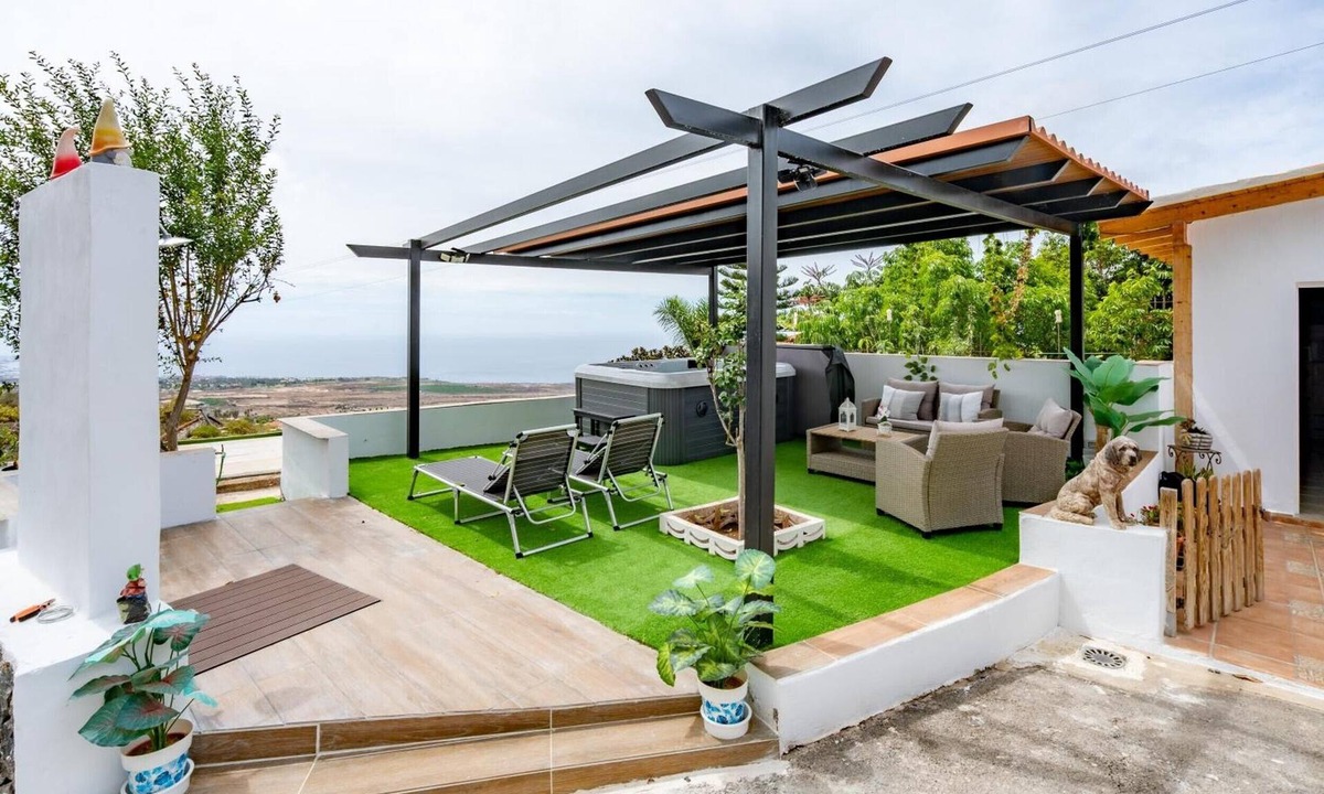 Armenime House | Holiday Home 'El Rinconcito With Sea Views' with Wi-Fi & Air Conditioning