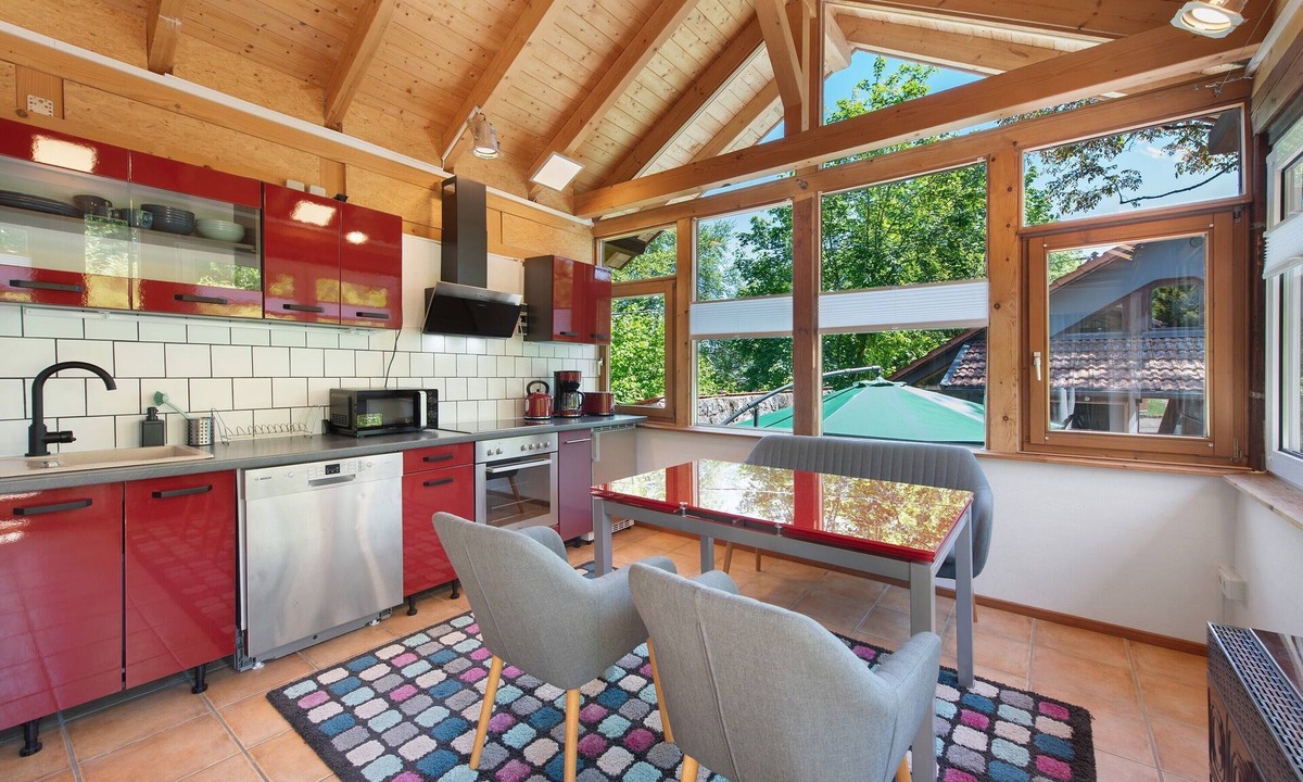 Tuttlingen House | Holiday Home 'Ferienhaus Honberg' with Private Terrace, Private Garden and Wi-Fi