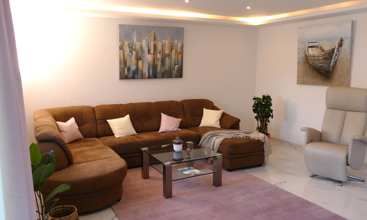 Wersen House | Holiday Home 'Grand Westfalia' with Terrace, Sports Room & 4 Free E-Bikes