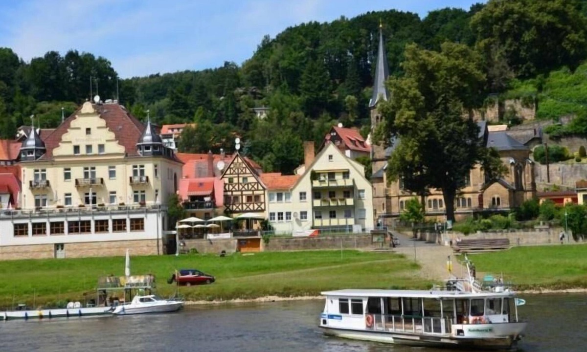 Pfaffendorf House | Holiday home ""Haus am Stein"" with own terrace