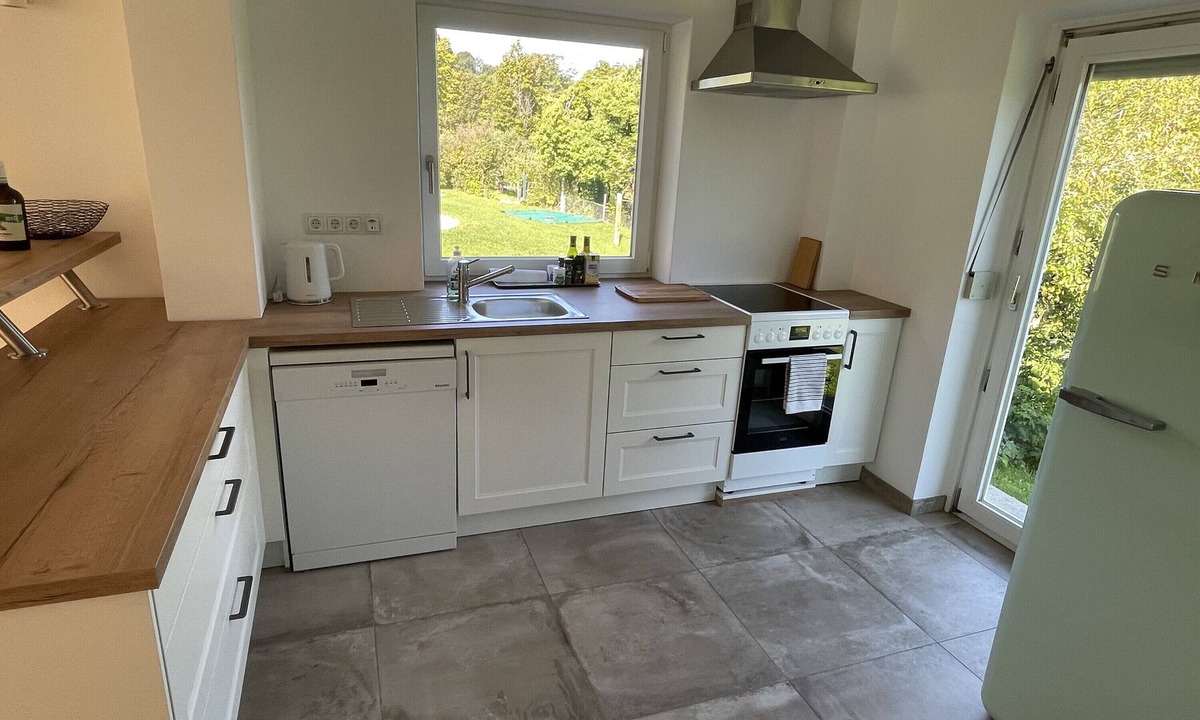 Landshut Villa | Holiday Home "Hofberg Villa" with Terrace, Open Garden and High-speed Wi-Fi