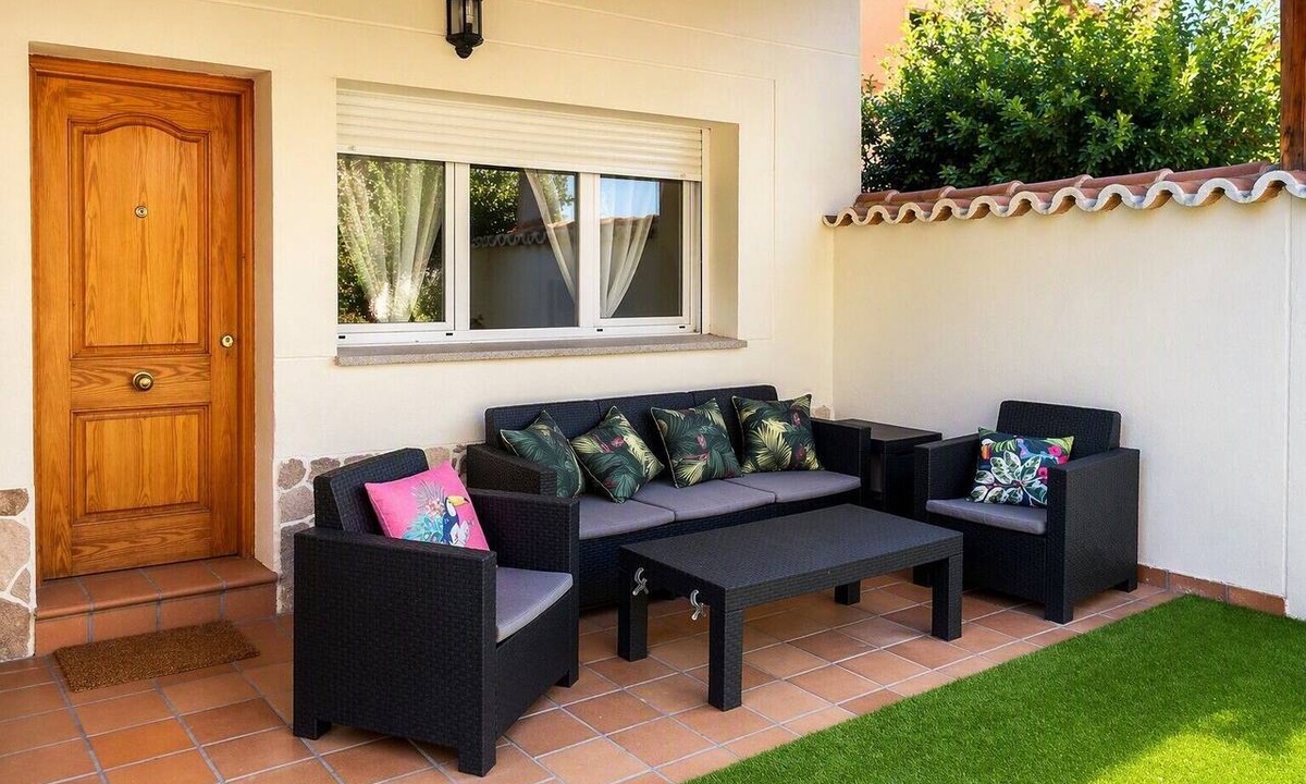 Padiernos House | Holiday Home 'Marfil' with Private Terrace