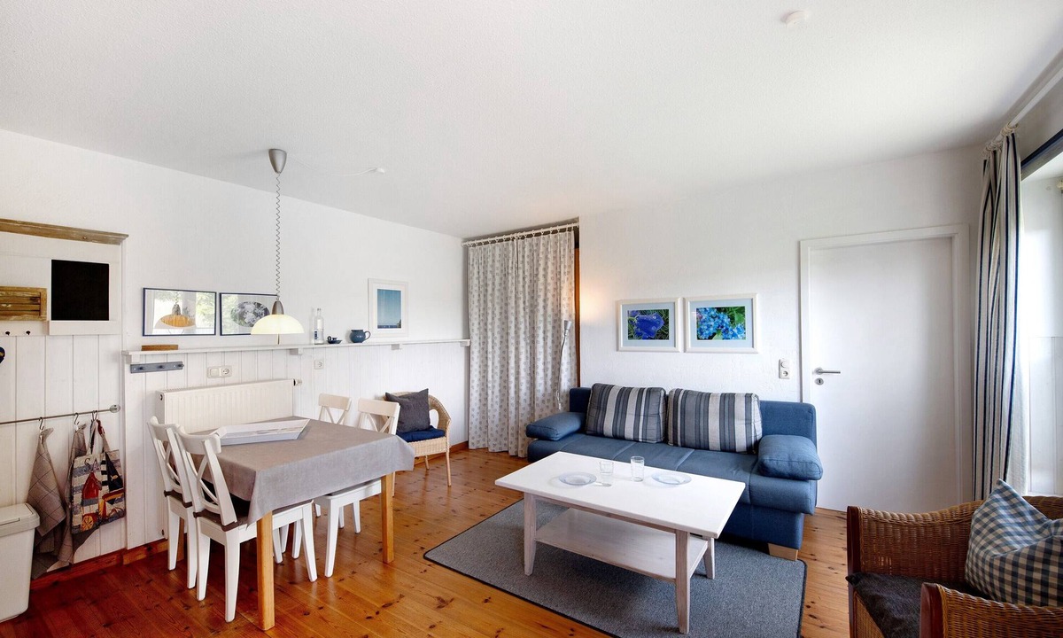Meschendorf House | Holiday Home 'Möve Aba Bungalow 68' with Private Terrace, Shared Garden and Wi-Fi