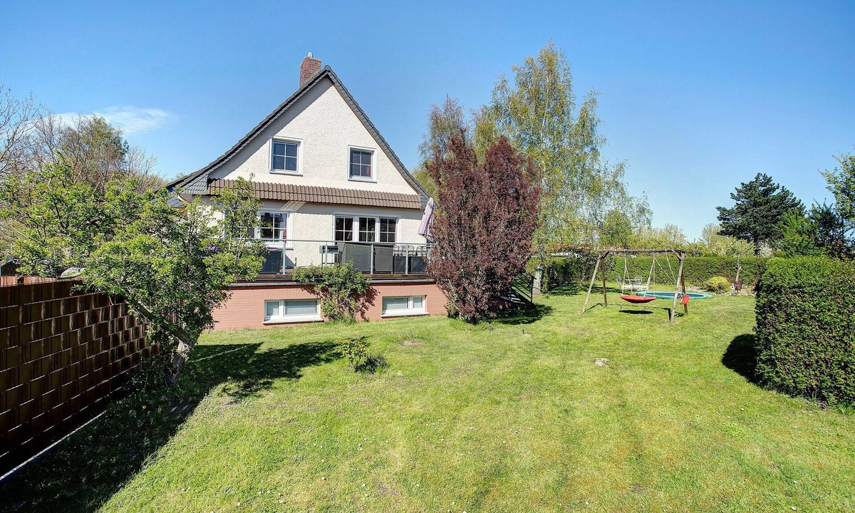 Schaprode House | Holiday Home 'Rügenferienhaus Komplett' with Shared Terrace, Shared Garden and Wi-Fi