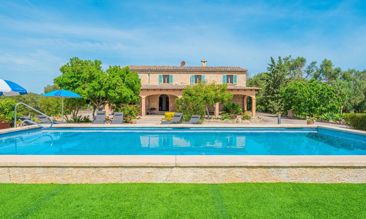 Petra House | Holiday Home 'Son Maimo' with Private Pool, Private Terrace and Wi-Fi