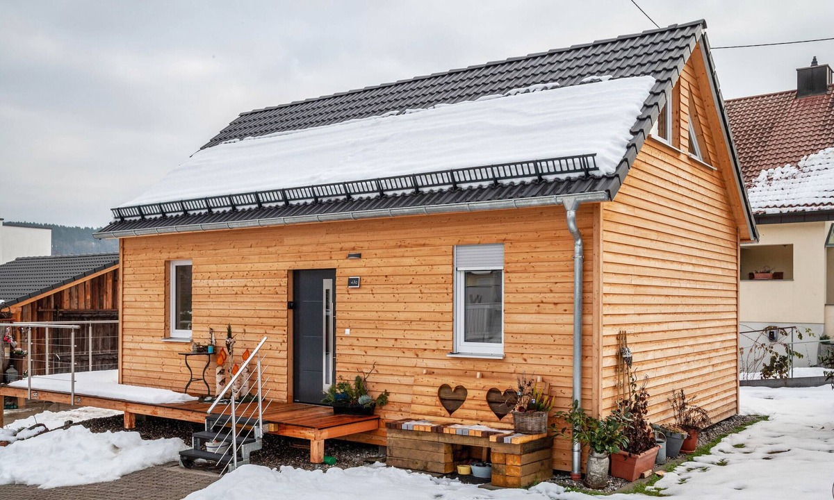 Krumbach House | Holiday Home 'Tiny Time' with Private Terrace, Shared Garden and Wi-Fi