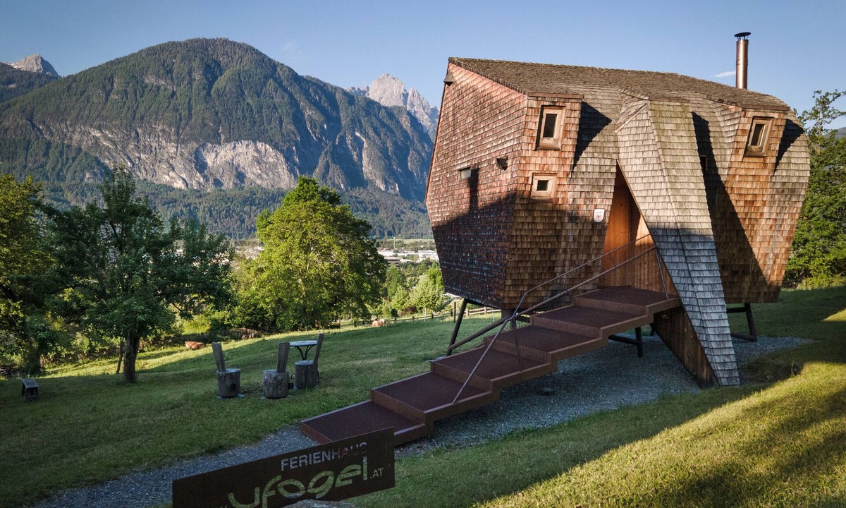 Lienz House | Holiday Home 'Ufogel' with Mountain View, Wi-Fi and Air Conditioning