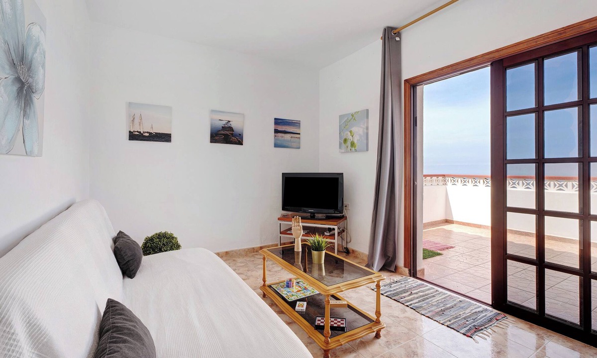 Tigaday Apartment | Holiday Home Villa Luisa 2 with Sea View, Terraces & Wi-Fi