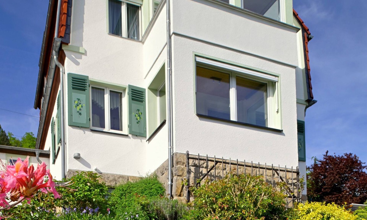 Dresden House | Holiday Home 'Weitblick' with Mountain View, Private Terrace and Wi-Fi