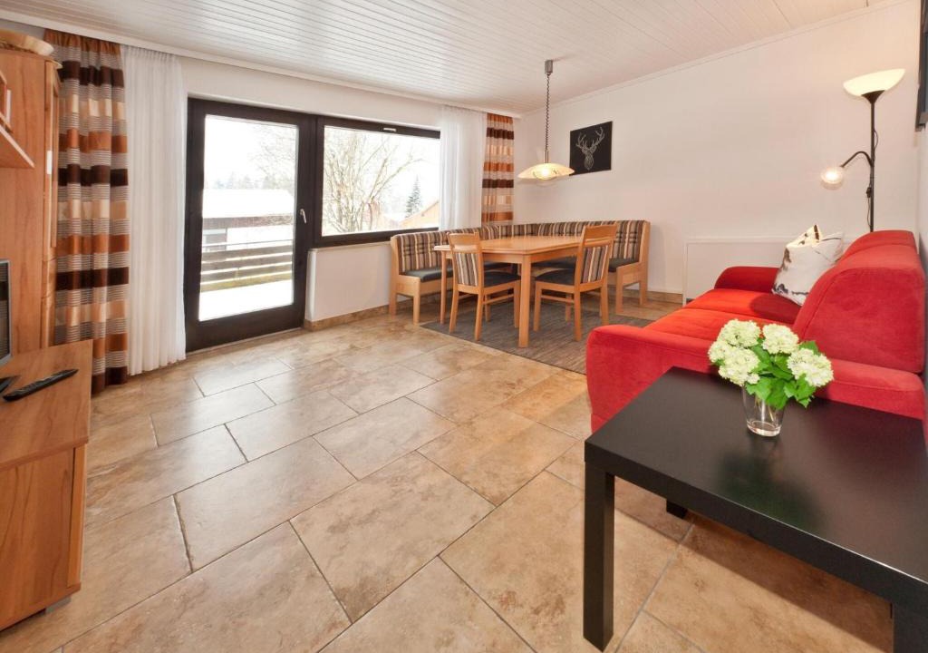 Reichenbach House | Holiday Home with Garden and Terrace