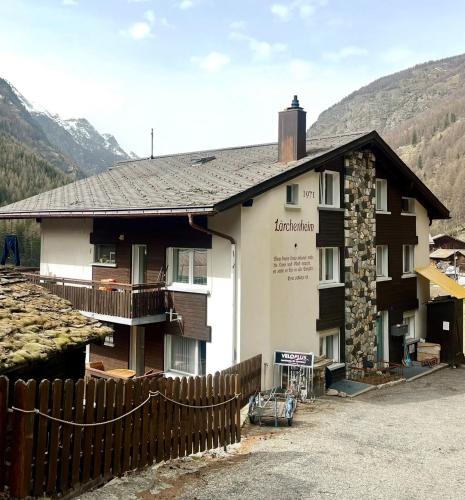 Saas-Balen Hostel | Holiday House Lärchenheim