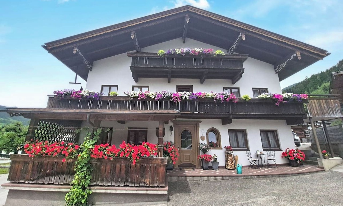 Hart im Zillertal Apartment | Holzegger by Interhome