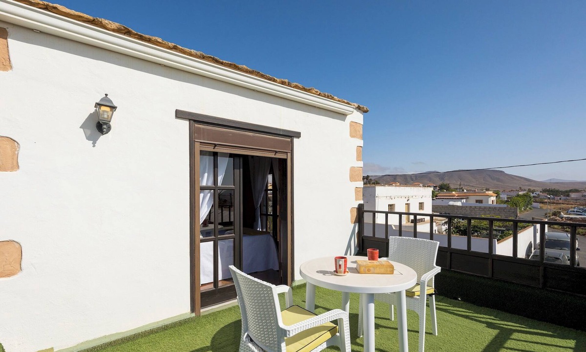 Triquivijate Apartment | Home2Book La Molina A, Cozy Terrace Retreat