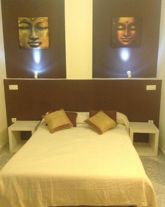 Los Fratres House | Hostal Neptuno
