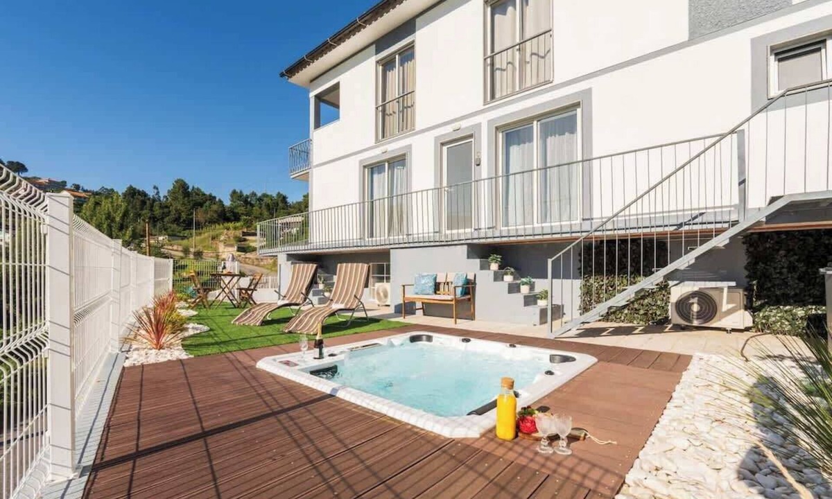 Beijos House | HostWise - Solar dos Pisões