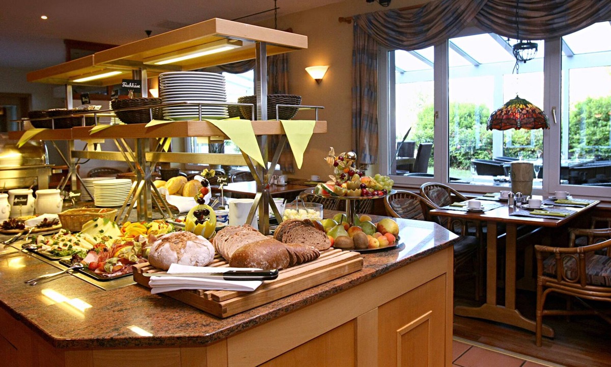 Grevesmuehlen Hotel | Hotel am See