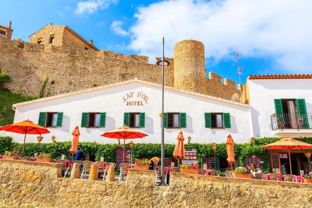 Tossa de Mar Hotel | Hotel Cap d'Or - Children only from 15 years old