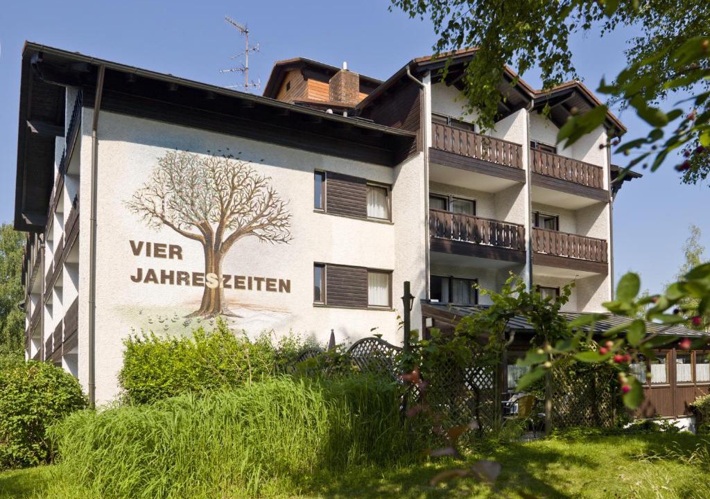 Safferstetten Hotel | Hotel Garni Vier Jahreszeiten