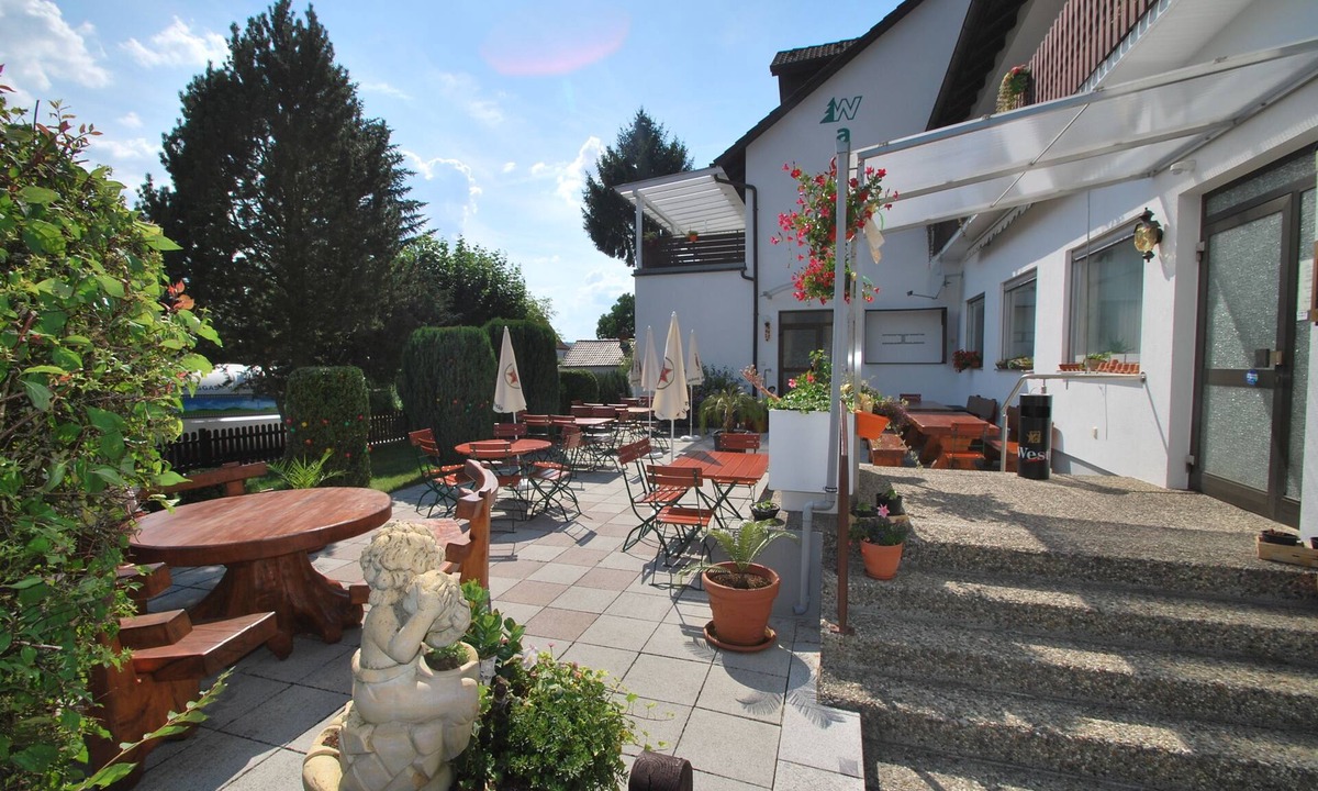Oberthulba Hotel | Hotel-Gasthof am Waldeck