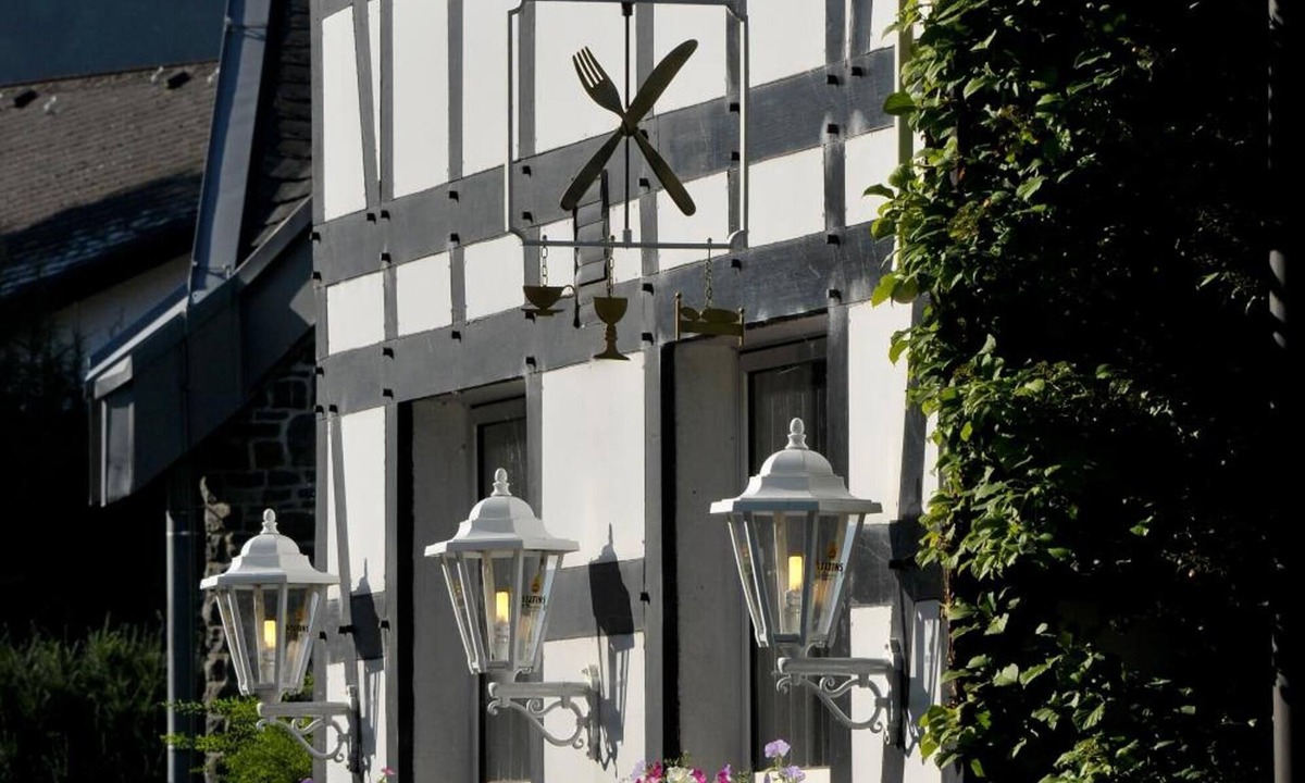 Eslohe Hotel | Hotel Haus Hochstein