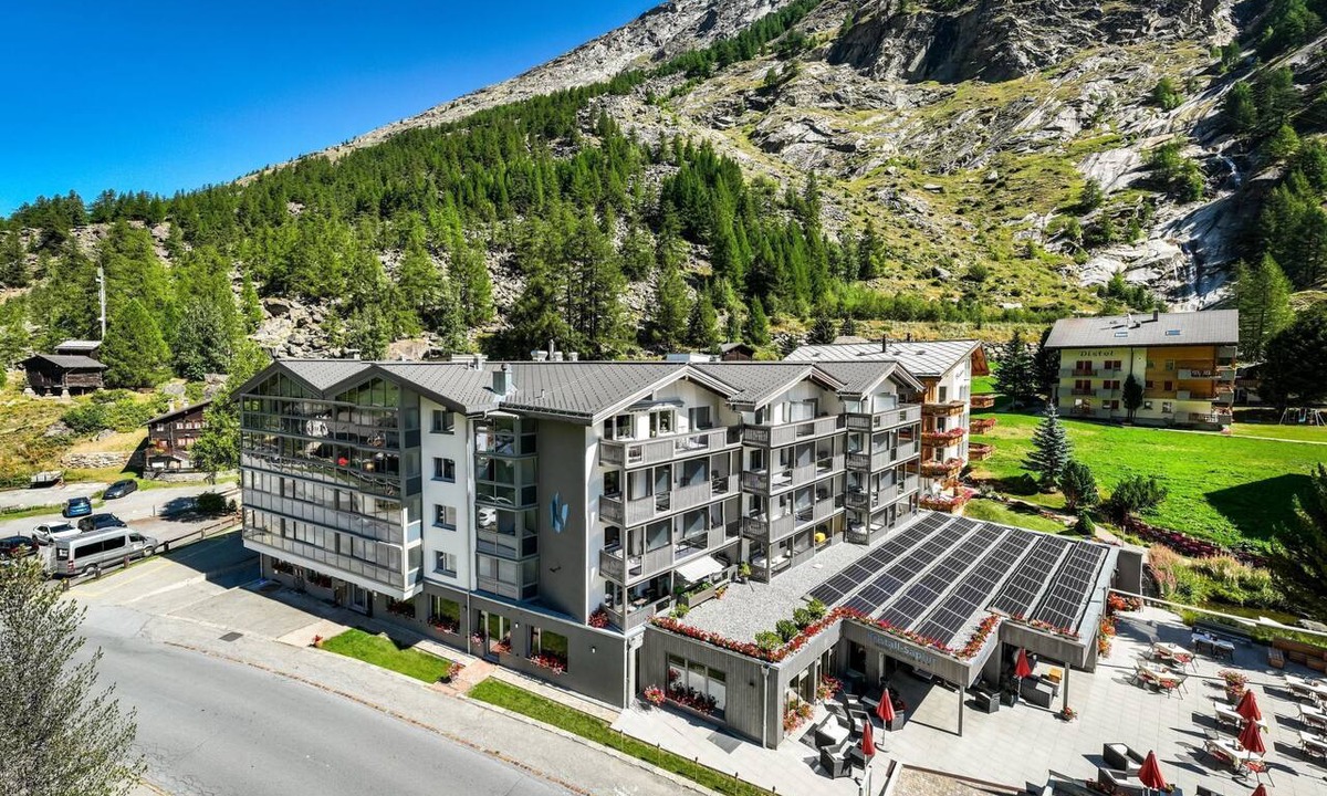 Saas Almagell Apartment | Hotel Kristall-Saphir Appartement/Fewo Apartment Gabbro by Interhome