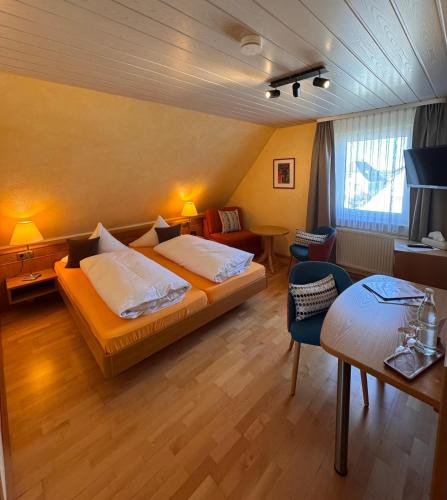 Neuenburg am Rhein Hotel | Hotel-Restaurant Gasthof Adler