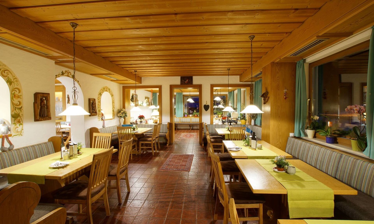 Alterschrofen Hotel | Hotel Waldmann