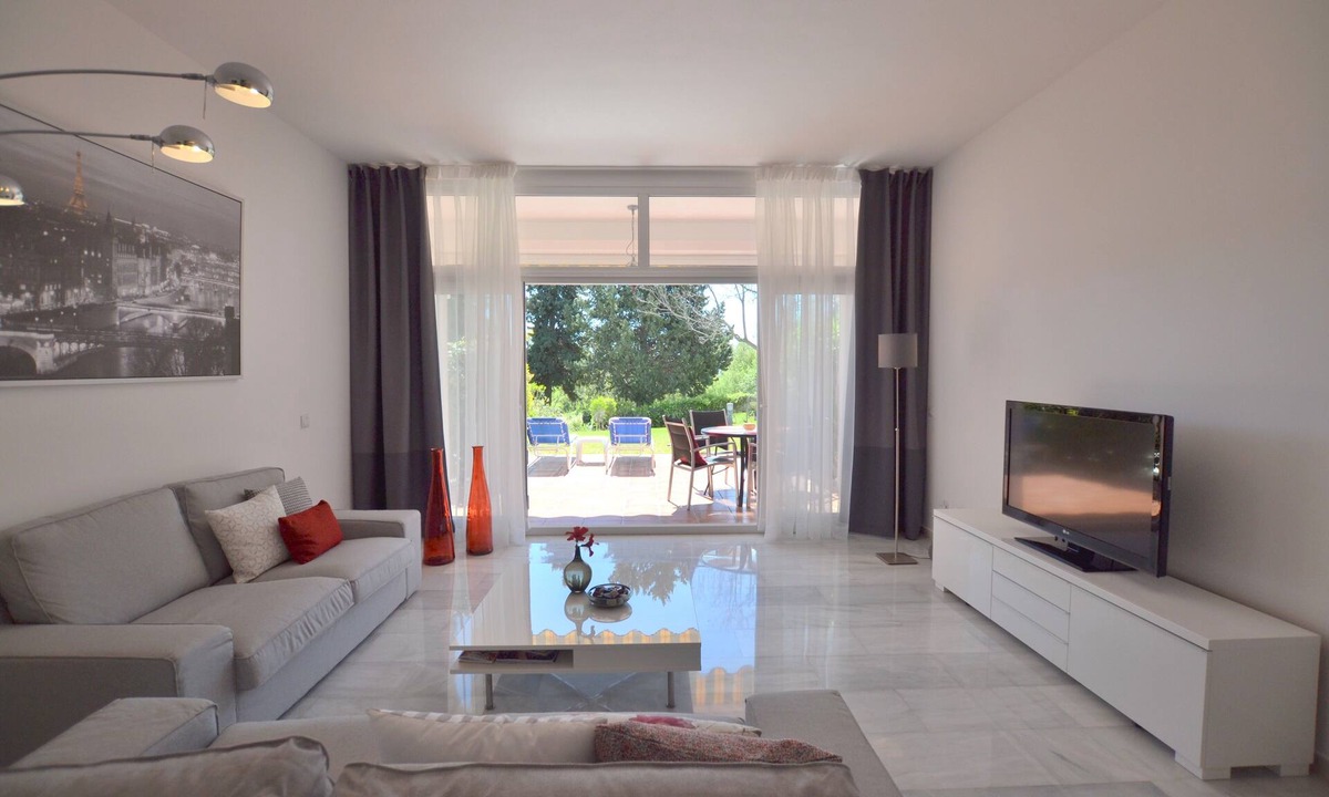 Marbella House | House, 3 terraces, directly on golf course, swimming pool, tennis. Close to beach