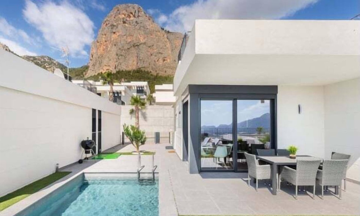Polop Villa | House with heated pool and sea views