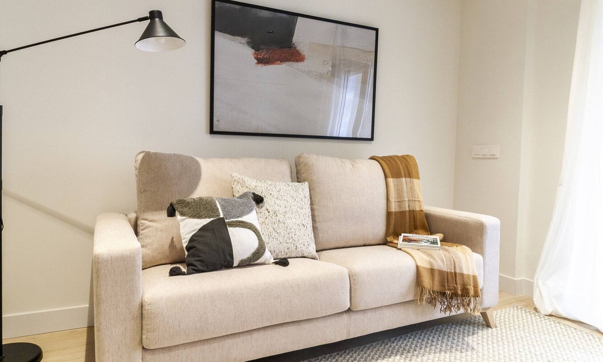Nueva Espana Apartment | Housing Castellana by Sharing Co