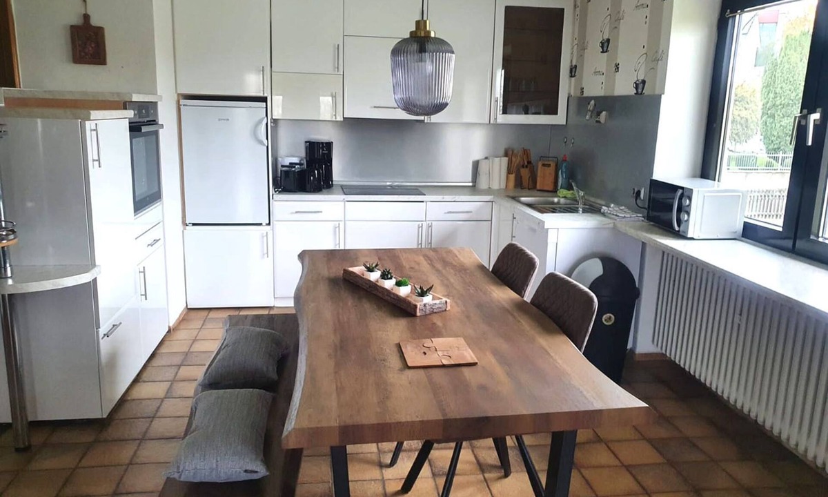 Grossmehring Apartment | I04 - Ferienhaus für Monteure mit Balkon in Großmehring bei Ingolstadt, 115qm, 4 Zimmer, Max. 7 Personen