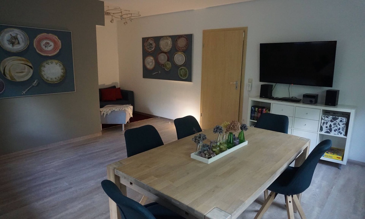 Eckersmuhlen Apartment | Ideal location near the lake, right next to the Nuremberg exhibition center, quiet and idyllic