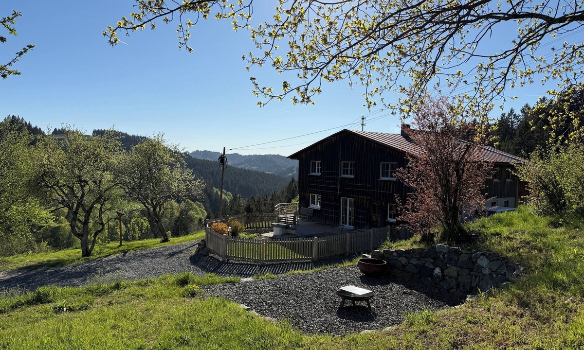 Buchenberg House | Idyllic holiday home with far-reaching views, fireplace and secluded location.