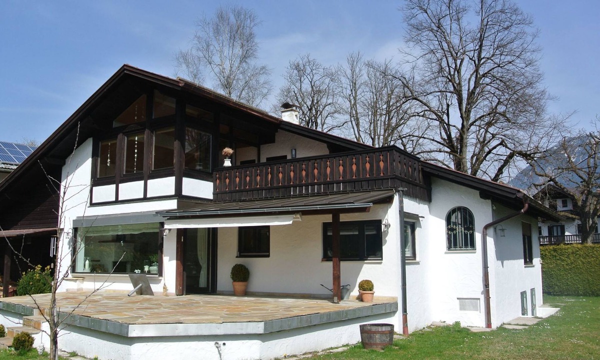 Sonnenbichl House | in Sonnenbichl mit Garten by Interhome