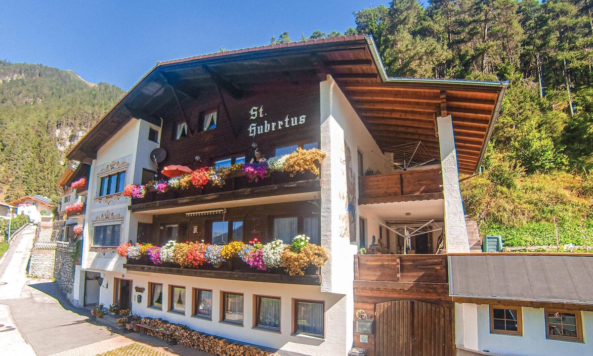 Schnann Apartment | In the cozy Schnann am Arlberg lies this vacation apartment.