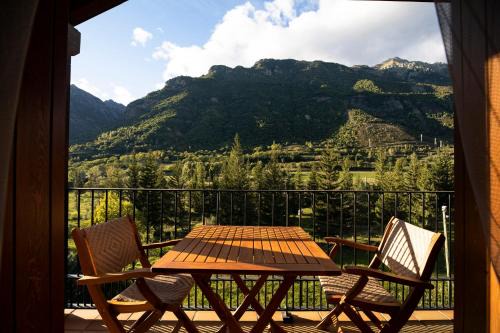 Benasque Apartment | Inmocyma Abetal grandes vistas, con piscina-Linsoles- Benasque