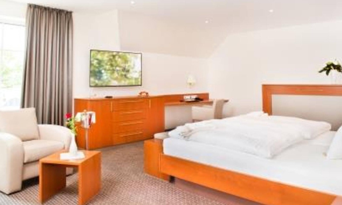 Brochterbeck House | Junior Suite for Single Use - Hotel Teutoburg Forest GmbH