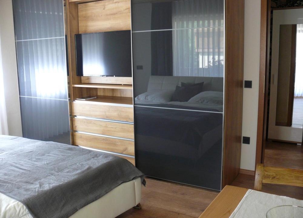 Offenhausen Apartment | "Kaiser's" Ferienwohnung mit Balkon und Garten