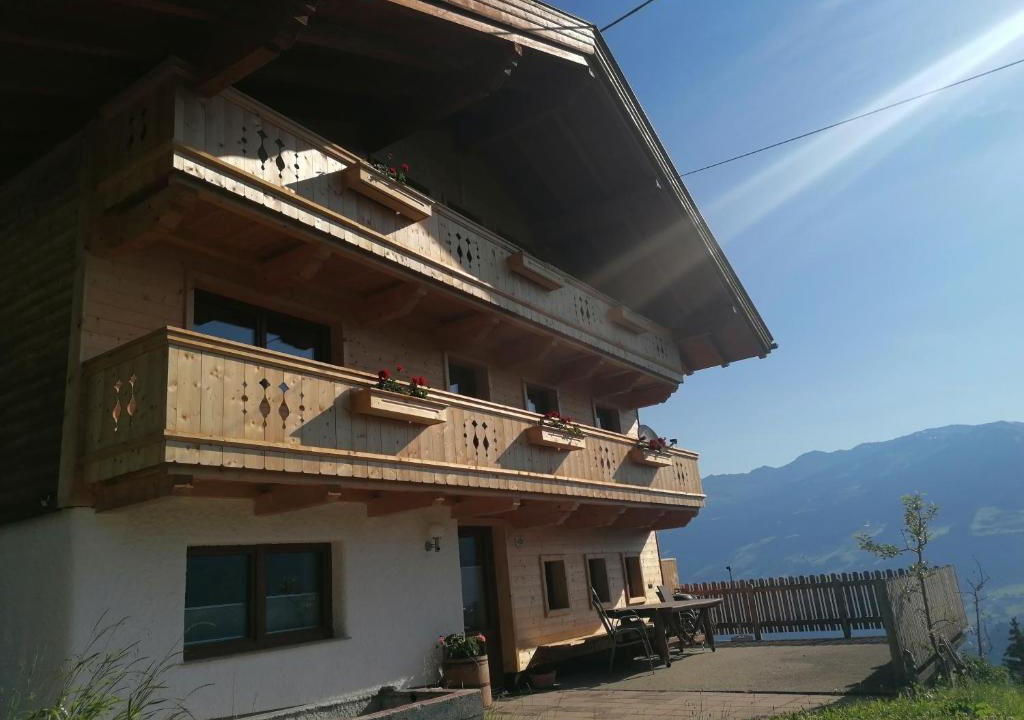 Hippach Apartment | Klette